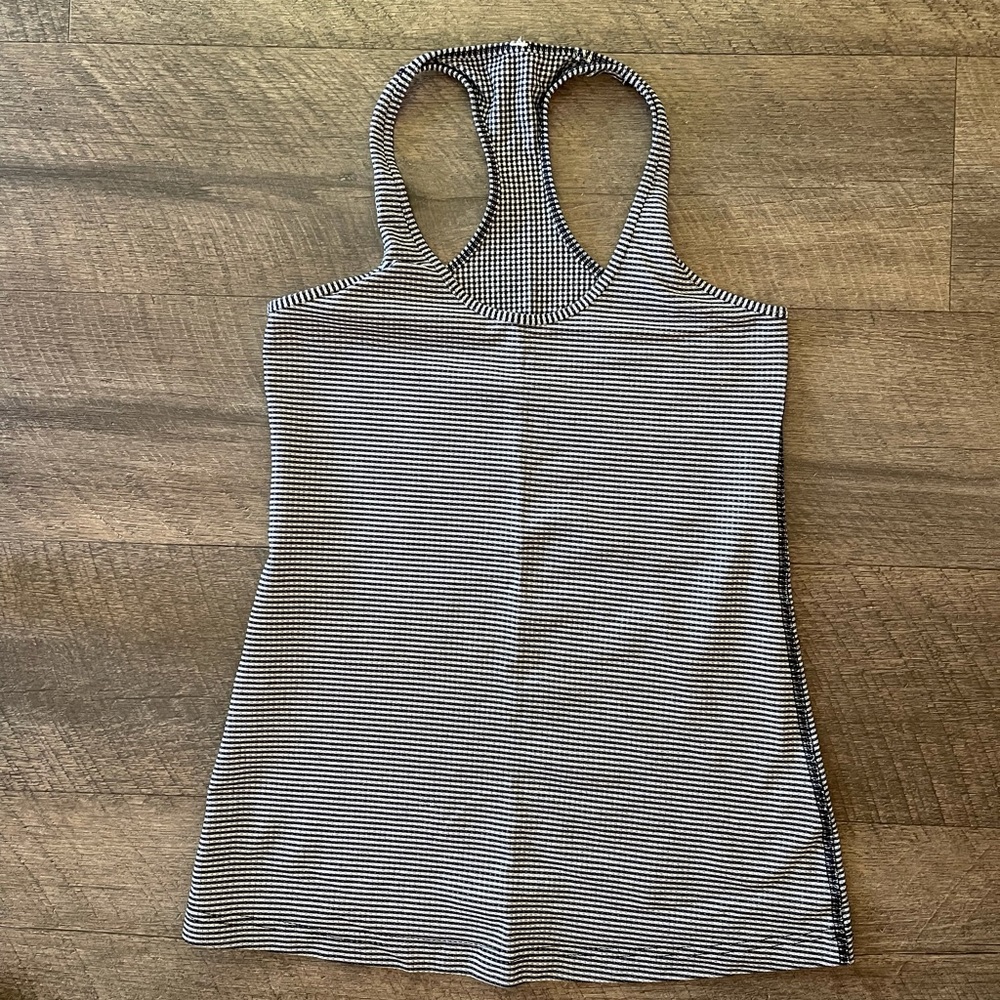 Lululemon tank